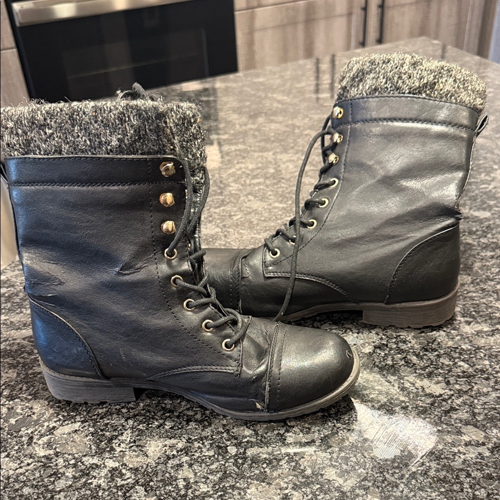 Women's Black Lace-Up Boots with Gray Cuff